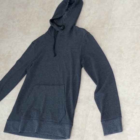 - Gray Hoodie sweater - Picture 4 of 7